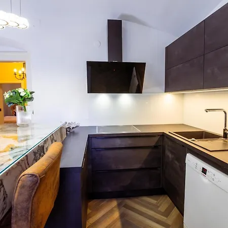 Living Vegova-with Parking Apartment *