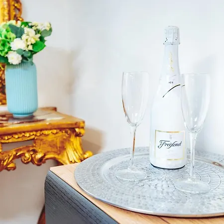 Living Vegova-with Parking Apartament Lublana