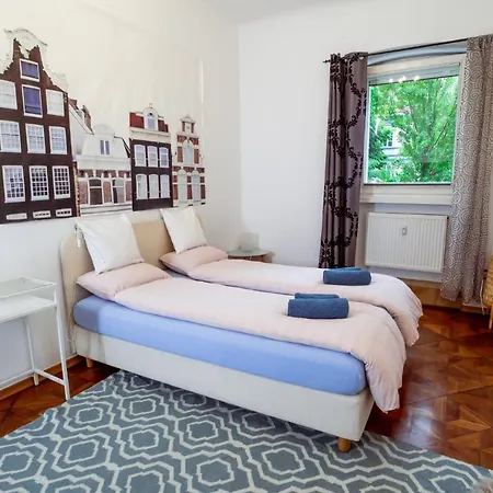 Living Vegova-with Parking דירה לובליאנה